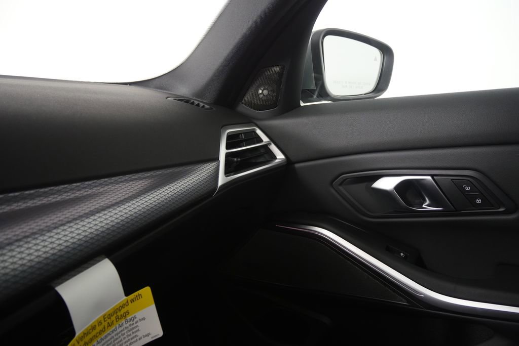 Used 2026 BMW 330i Sedan w/ Premium Package image 26