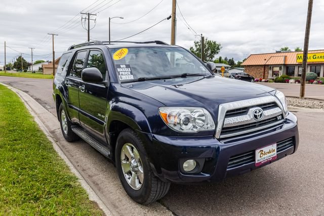Used 2007 Toyota 4Runner SR5 AWD/4WD image 3