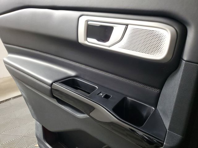 Used 2023 Ford Explorer Platinum w/ Technology Package image 18