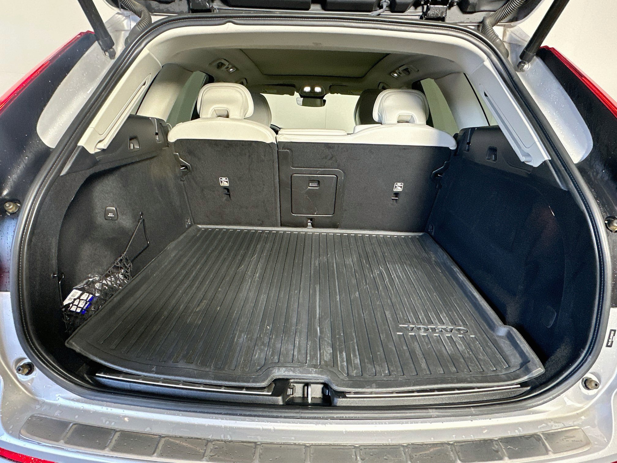Used 2022 Volvo XC60 B5 Inscription w/ Advanced Package FWD image 30