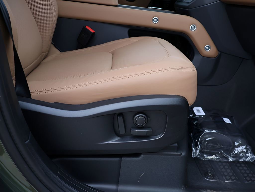 New 2026 Land Rover Defender 110 X-Dynamic SE image 11
