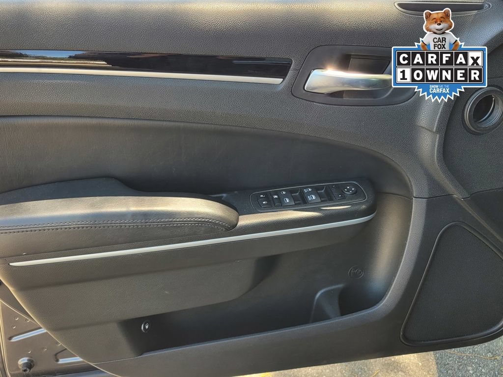 Used 2023 Chrysler 300 Touring RWD image 15