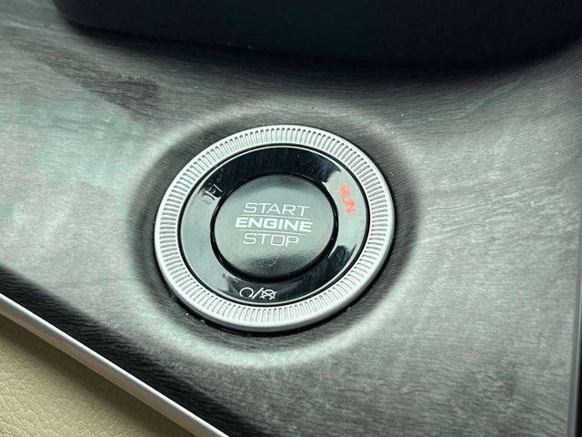 Certified 2024 Jeep Grand Cherokee Limited w/ Black Appearance Package image 31