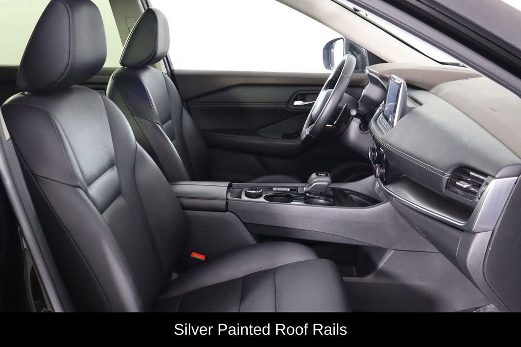 Used 2023 Nissan Rogue SV w/ SV Premium B Package image 18