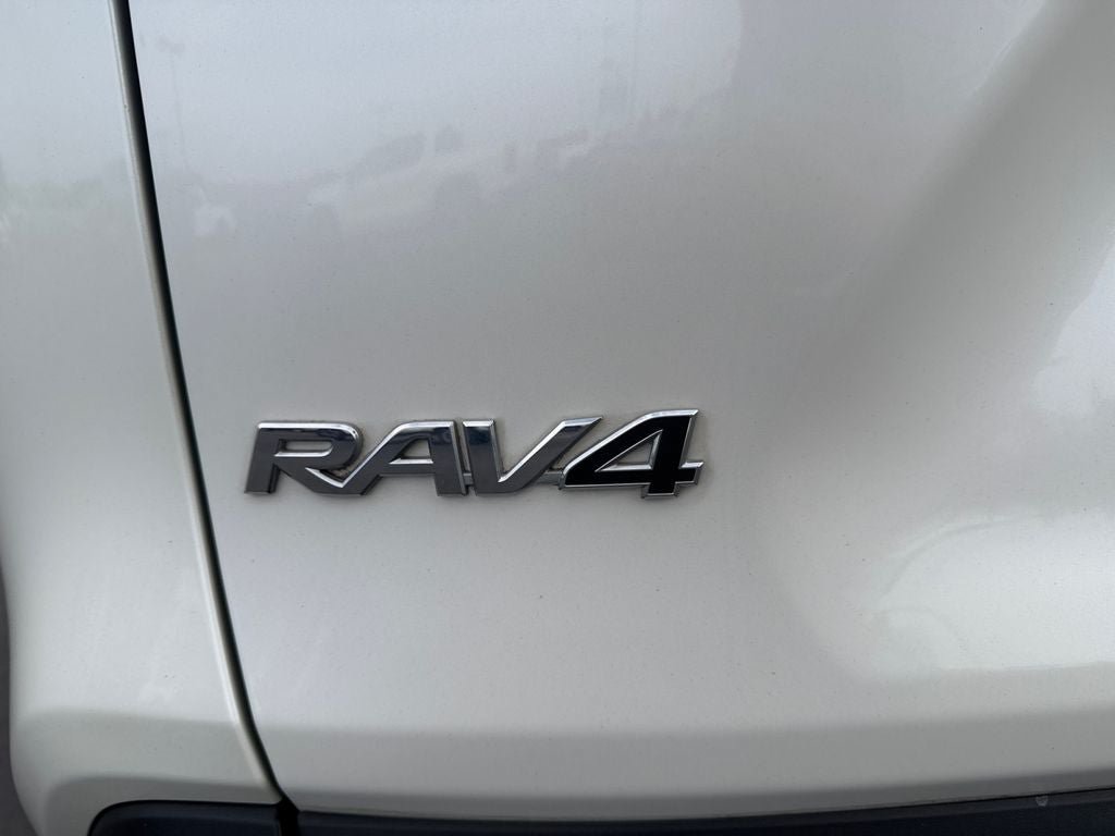 Used 2021 Toyota RAV4 XLE Premium AWD/4WD image 34