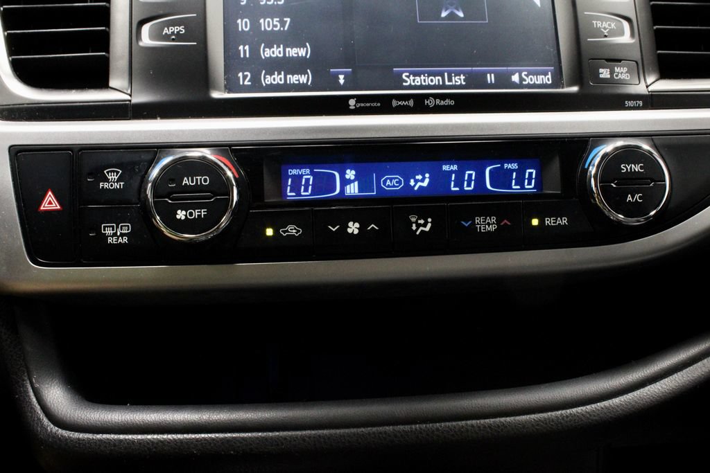 Used 2018 Toyota Highlander SE AWD/4WD image 32