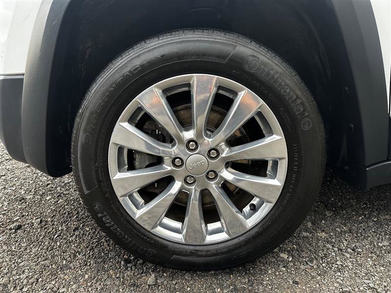 Used 2016 Jeep Cherokee Trailhawk AWD/4WD image 11