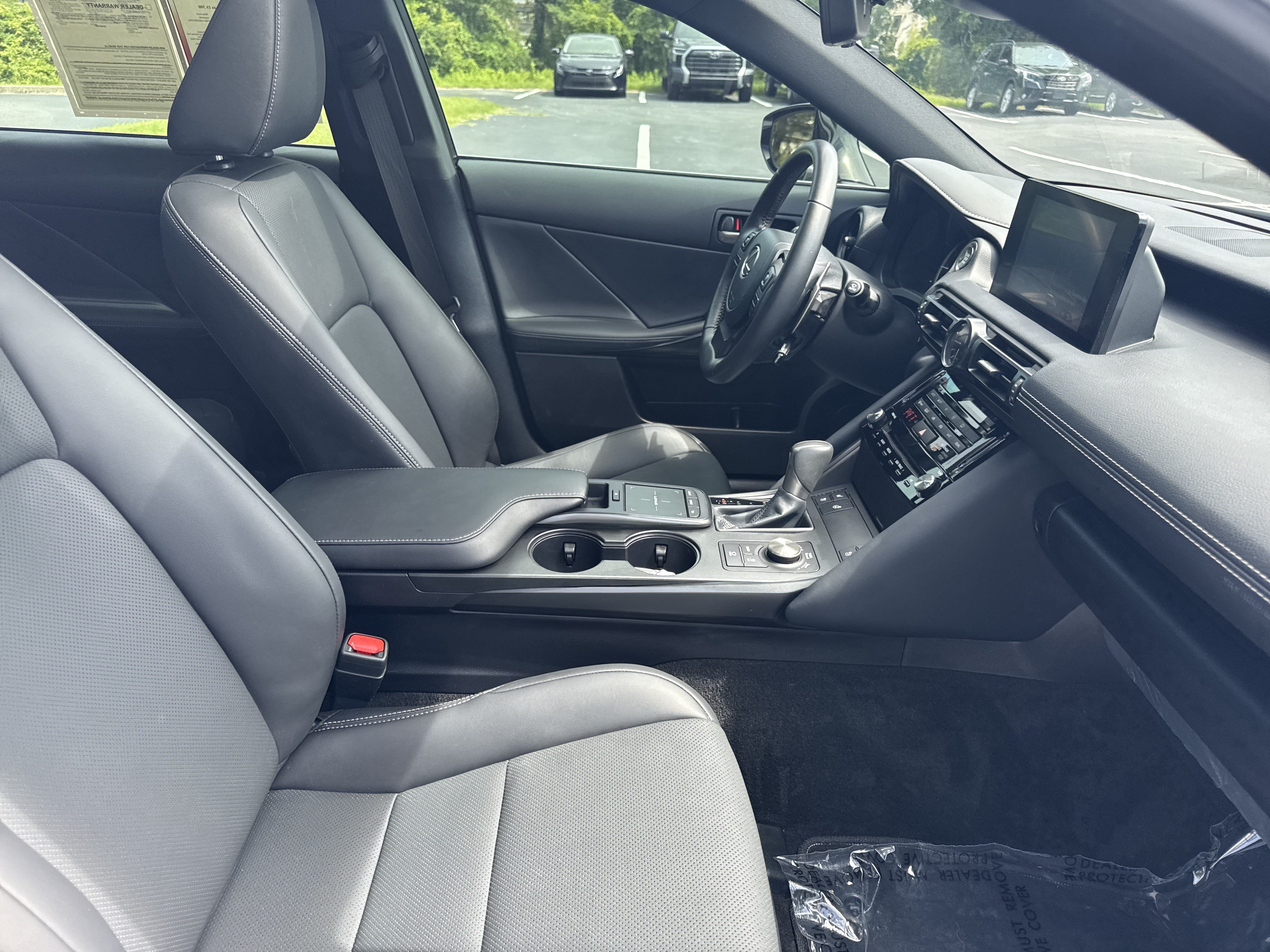 Used 2025 Lexus IS 300 w/ Comfort Package RWD image 37