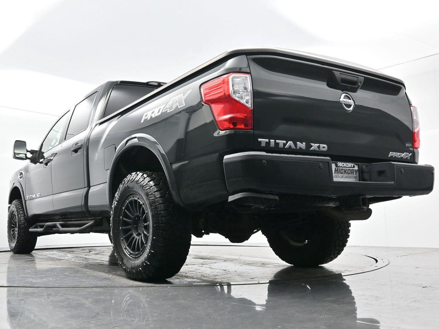 Used 2019 Nissan Titan PRO-4X w/ Pro-4x Convenience Package AWD/4WD image 49