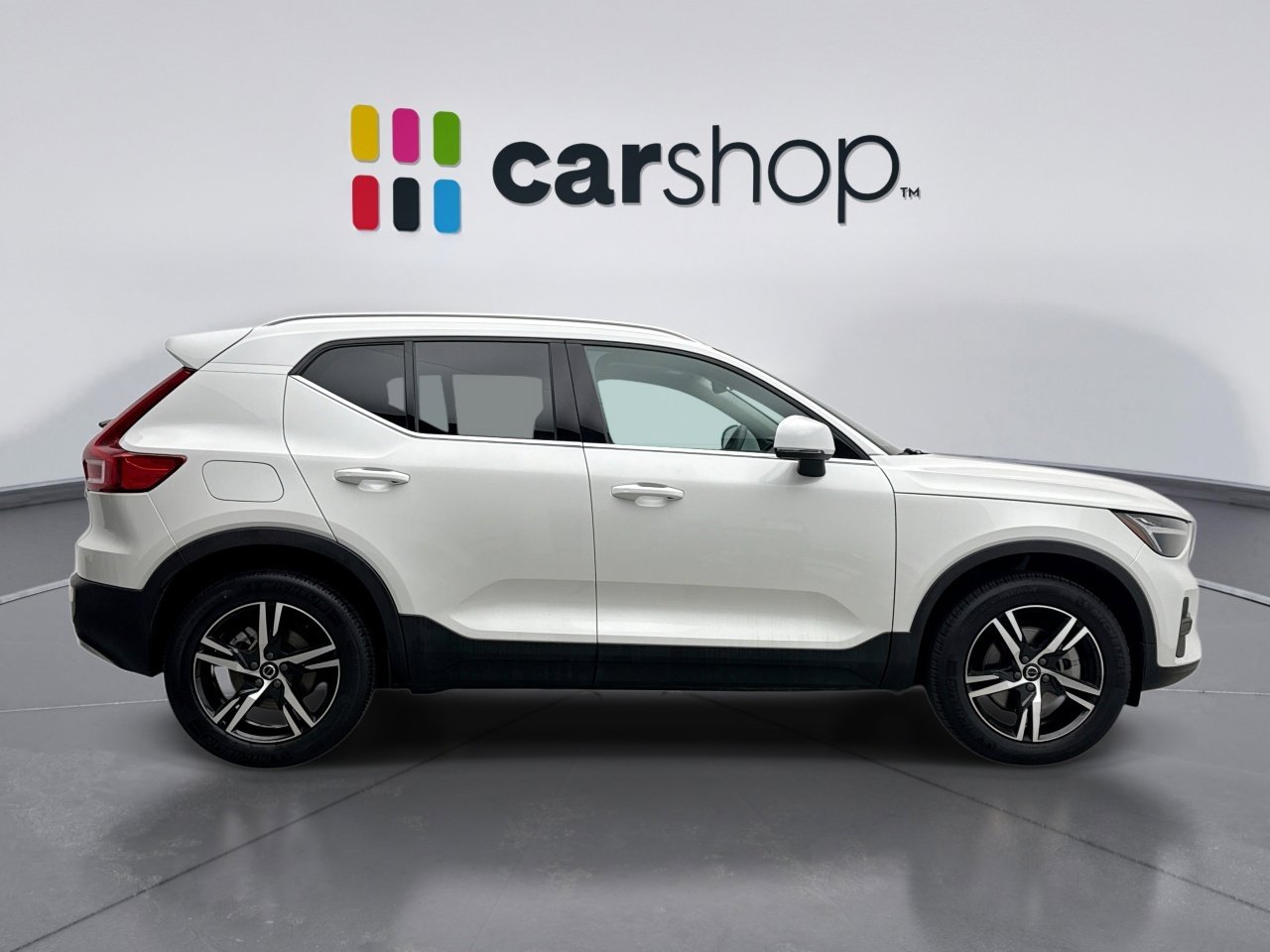 Used 2025 Volvo XC40 B5 Core AWD/4WD image 6
