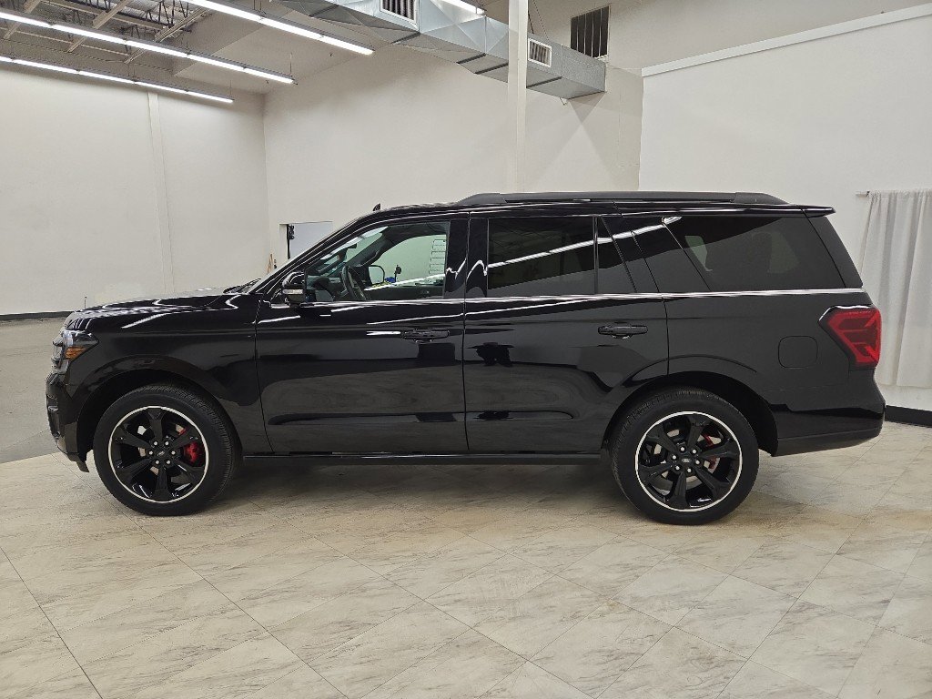 Used 2024 Ford Expedition Limited image 4
