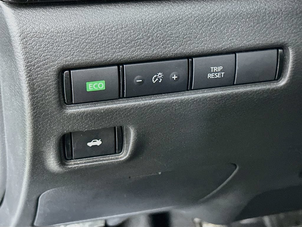 Used 2025 Nissan Sentra SV FWD image 15
