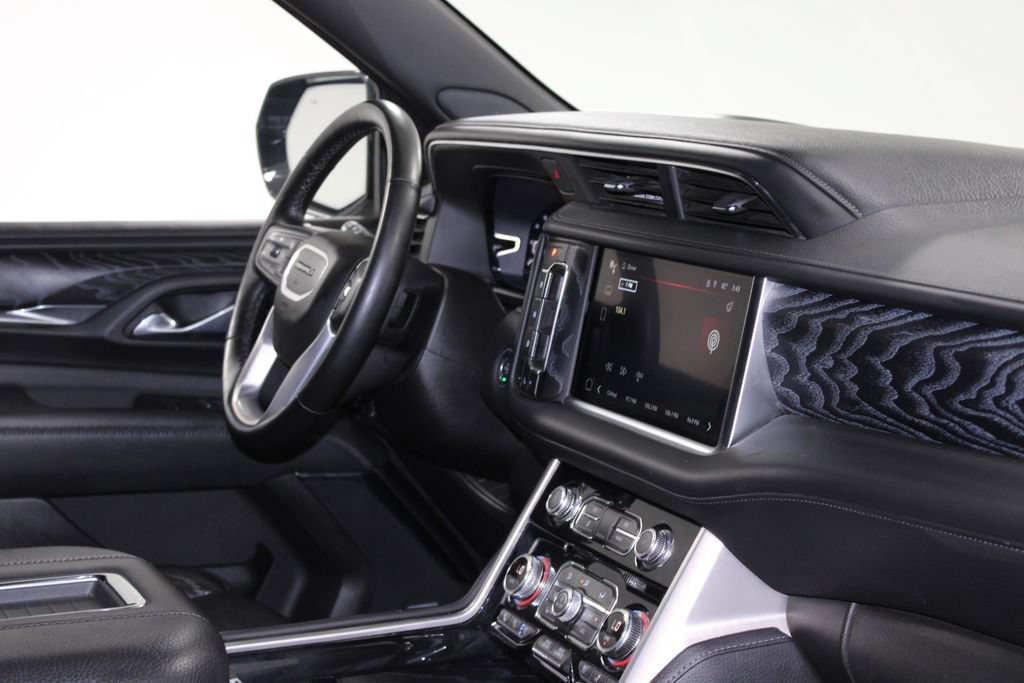 Used 2024 GMC Yukon XL Denali RWD image 34