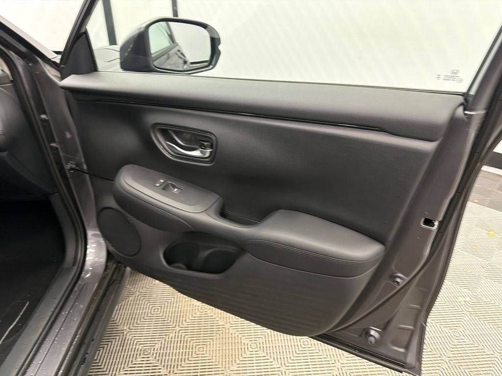 Used 2025 Honda HR-V LX image 15