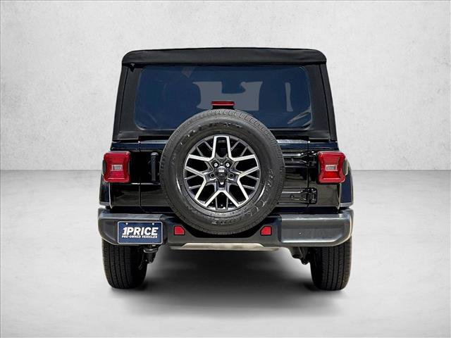 Used 2024 Jeep Wrangler Unlimited Sahara AWD/4WD image 4