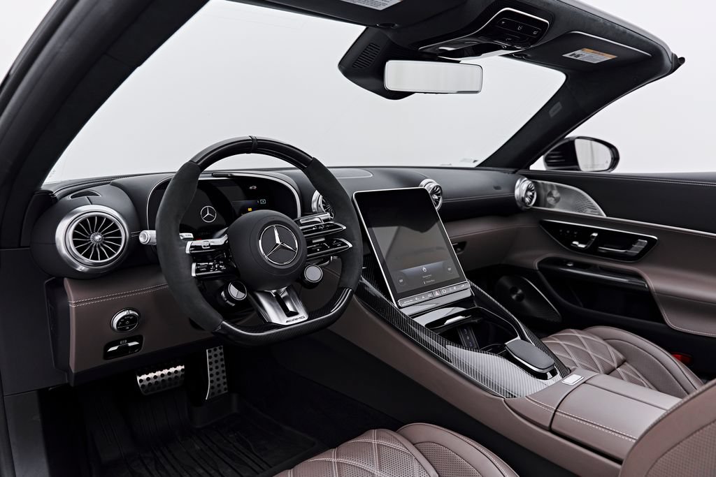 Used 2025 Mercedes-Benz SL 63 AMG 4MATIC image 2