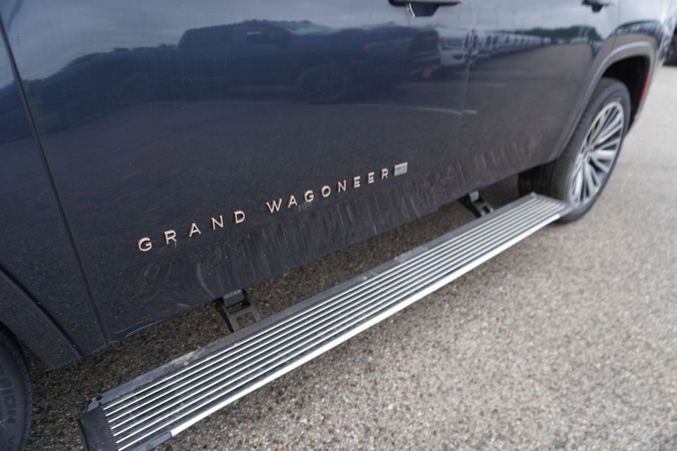 New 2024 Jeep Grand Wagoneer Series III image 12
