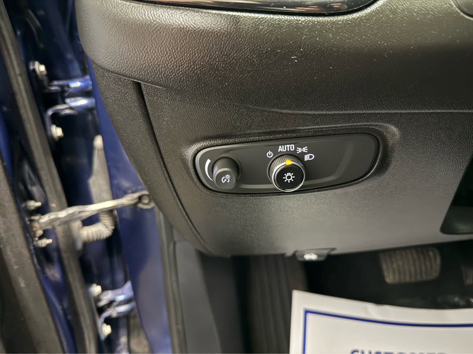 Used 2022 Chevrolet Equinox RS AWD/4WD image 11