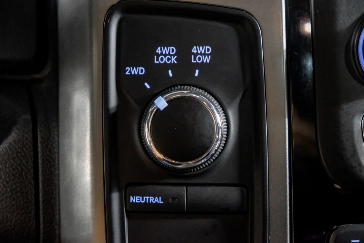 Used 2018 RAM 2500 Big Horn w/ Sport Appearance Group AWD/4WD image 24