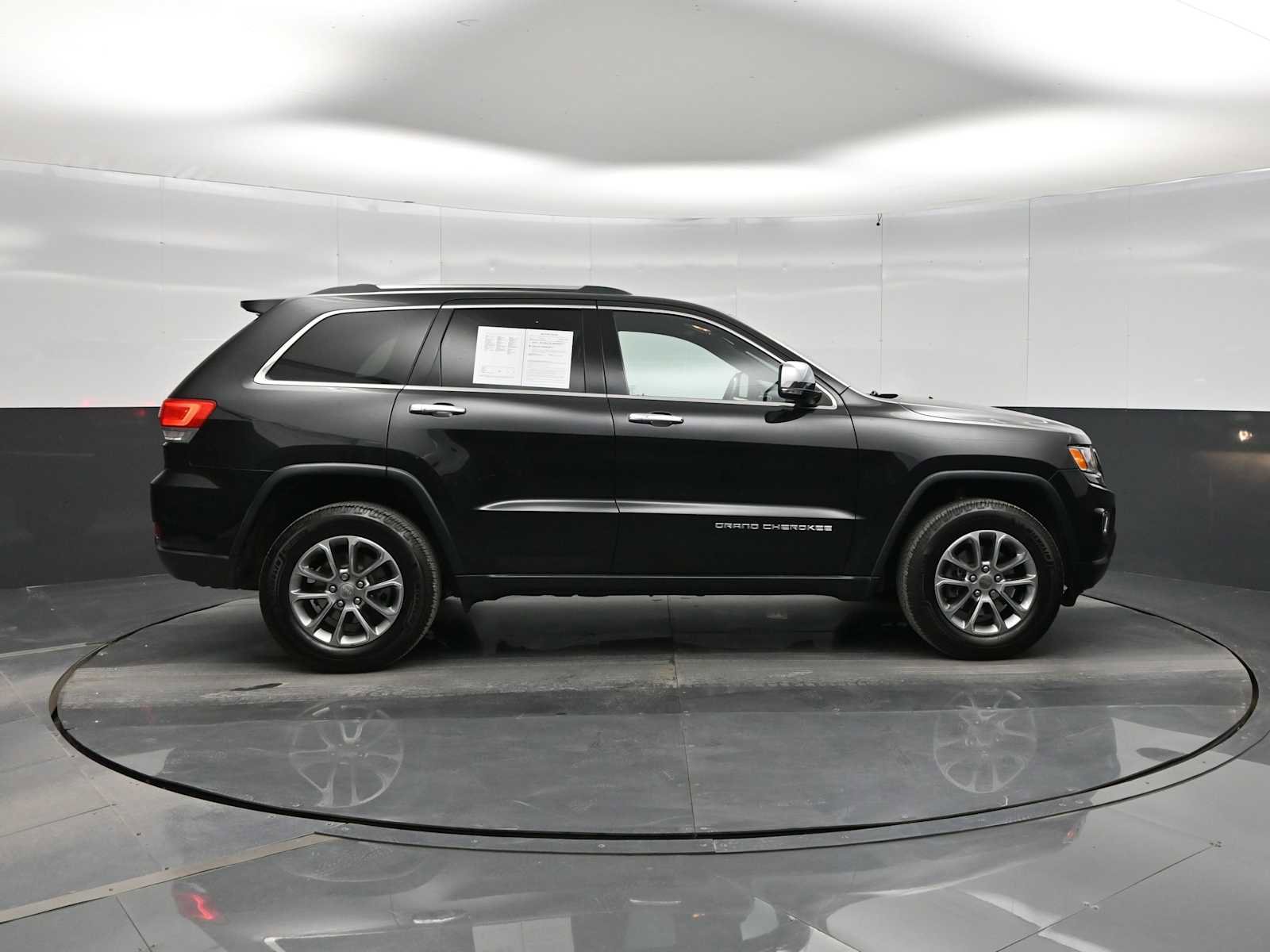 Used 2016 Jeep Grand Cherokee Limited AWD/4WD image 9