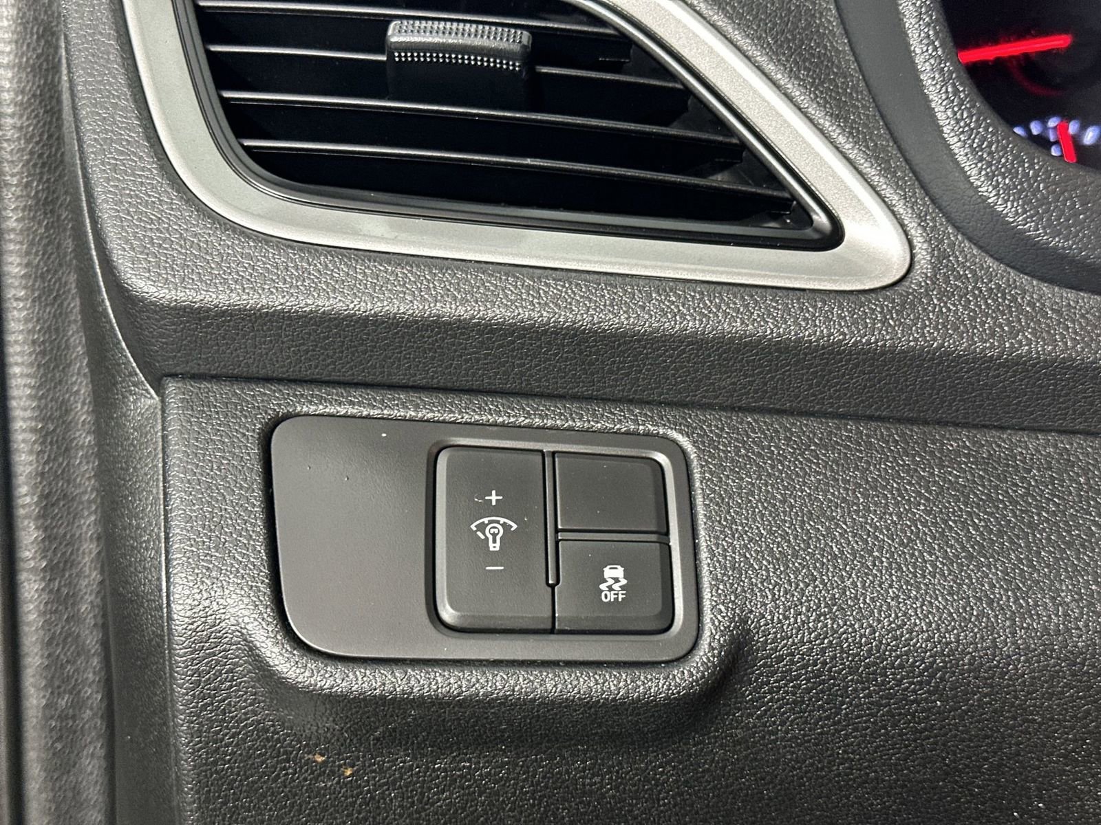 Used 2020 Hyundai Accent SE FWD image 18