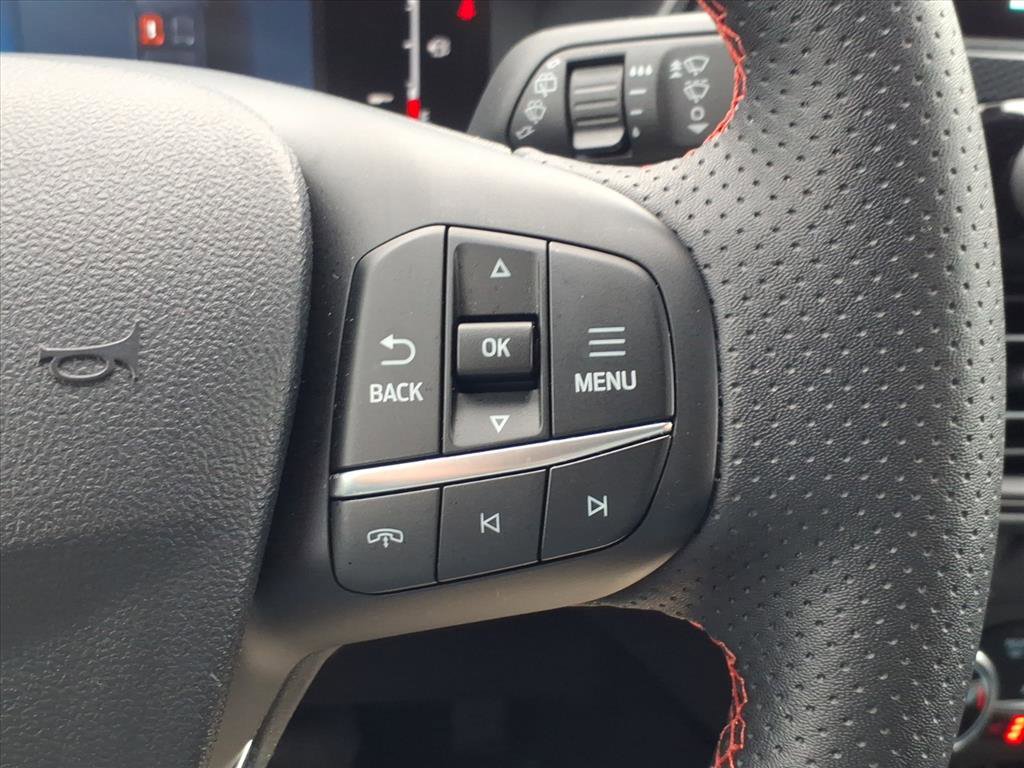 Used 2025 Ford Escape ST-Line w/ Cold Weather Package AWD/4WD image 19
