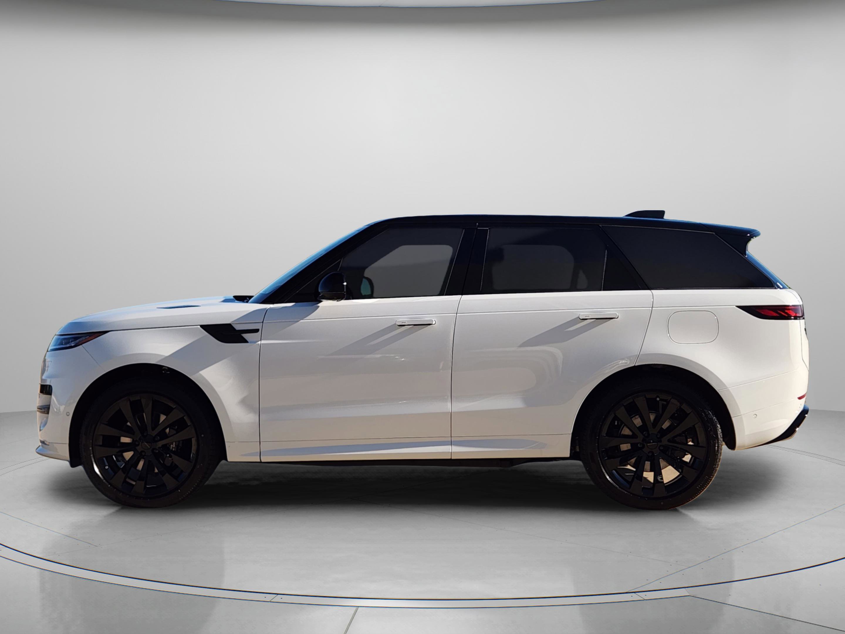 New 2026 Land Rover Range Rover Sport Dynamic SE AWD/4WD image 2
