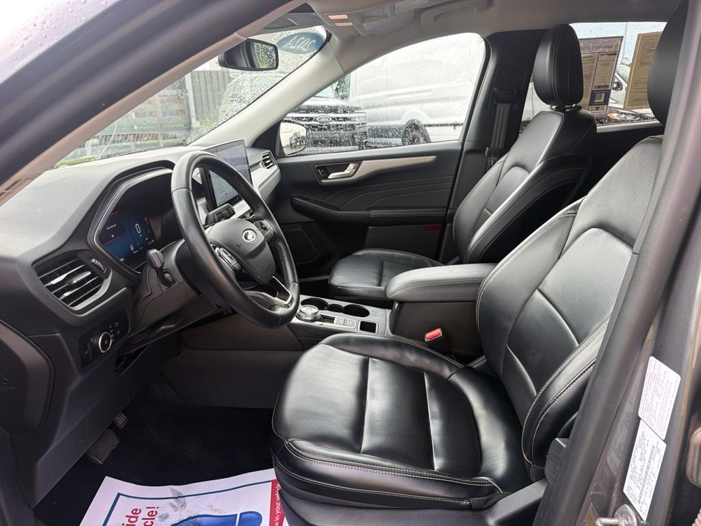 Used 2024 Ford Escape Platinum AWD/4WD image 26