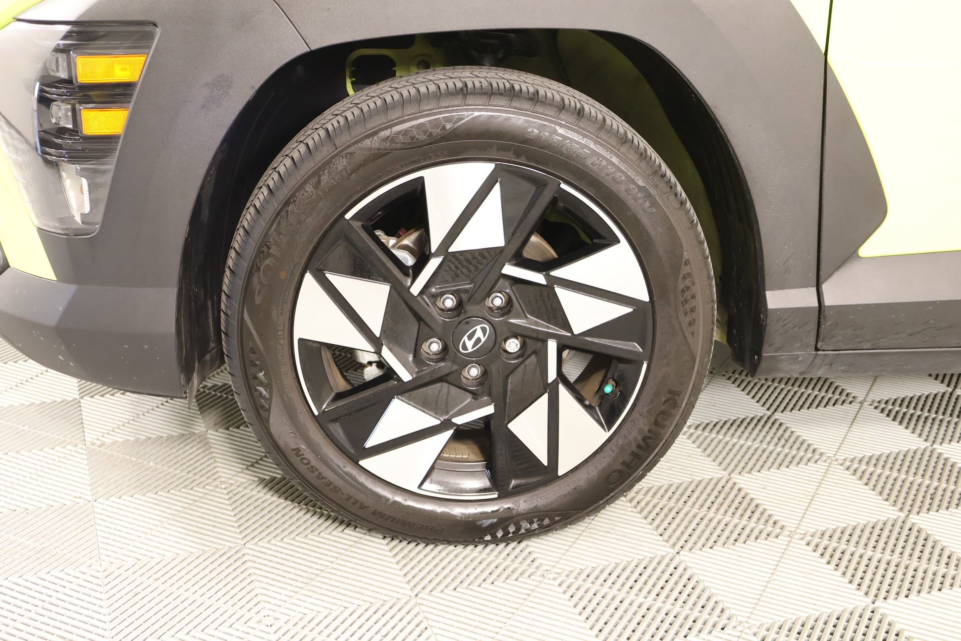 Used 2024 Hyundai Kona SEL w/ Convenience Package image 17