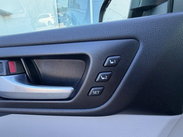 Used 2017 Toyota Highlander Limited FWD image 21