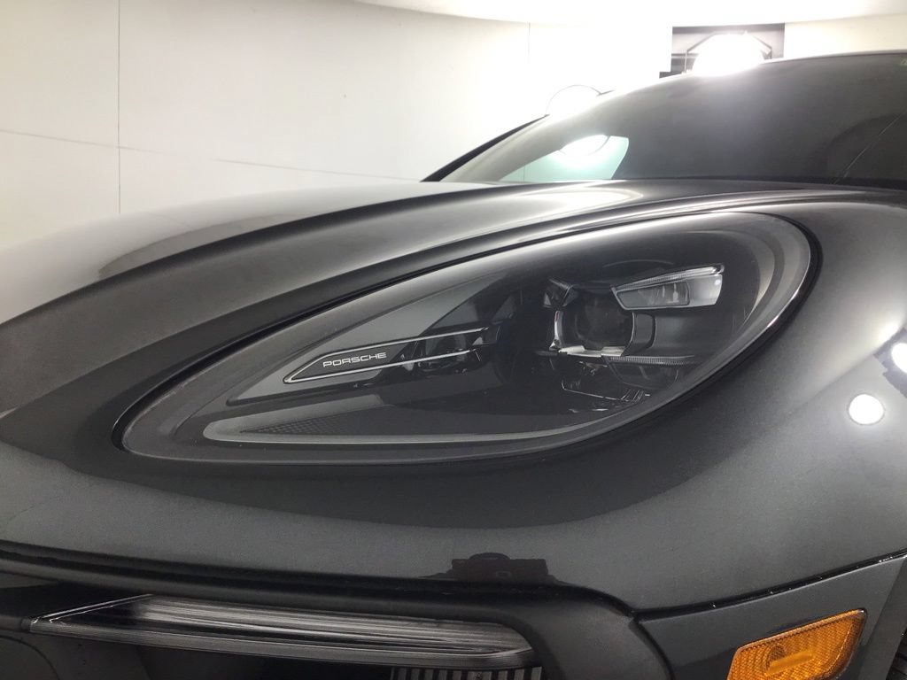 Certified 2023 Porsche Macan GTS w/ Premium Package Plus AWD/4WD image 12