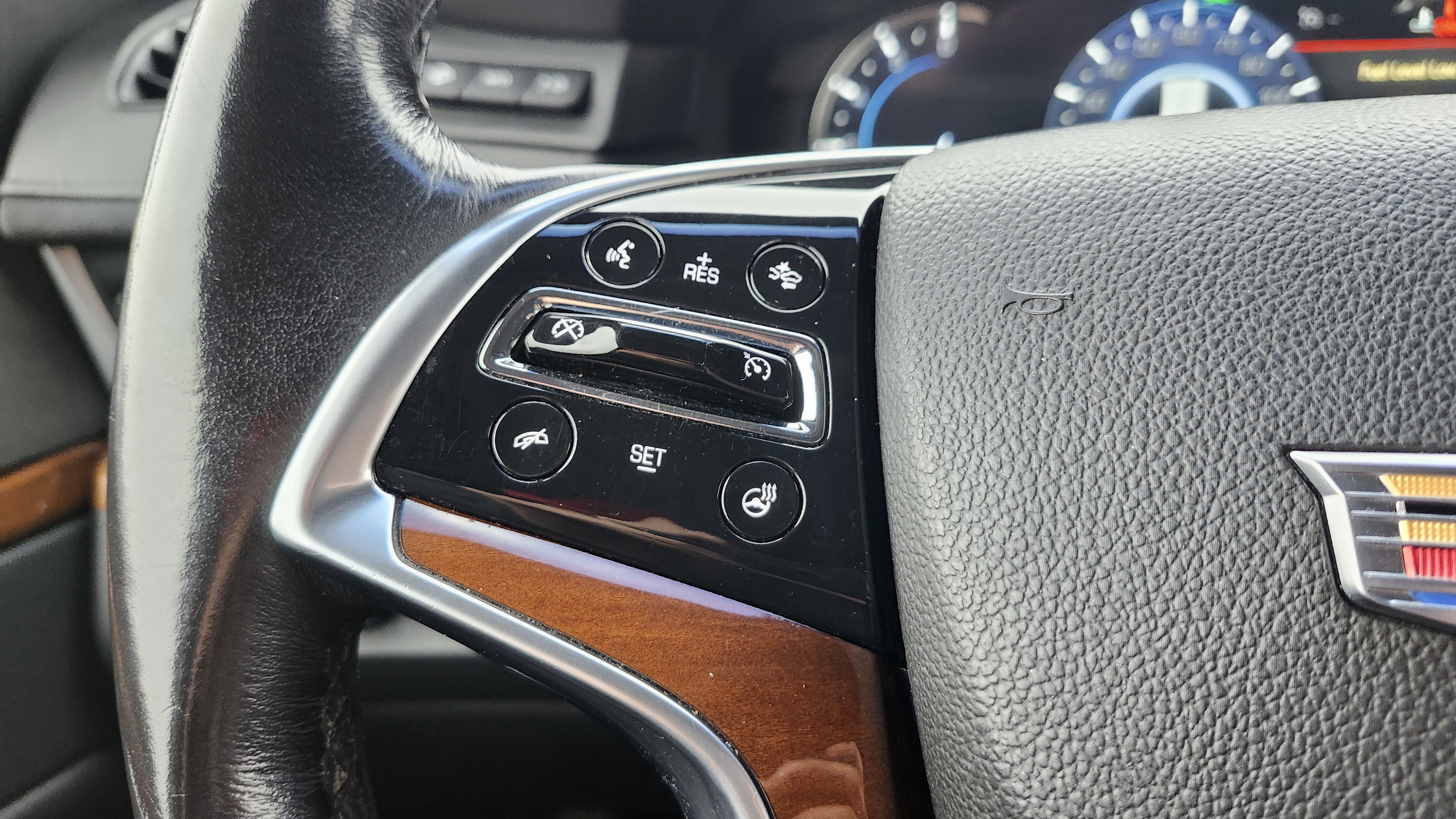 Used 2018 Cadillac Escalade Luxury image 35