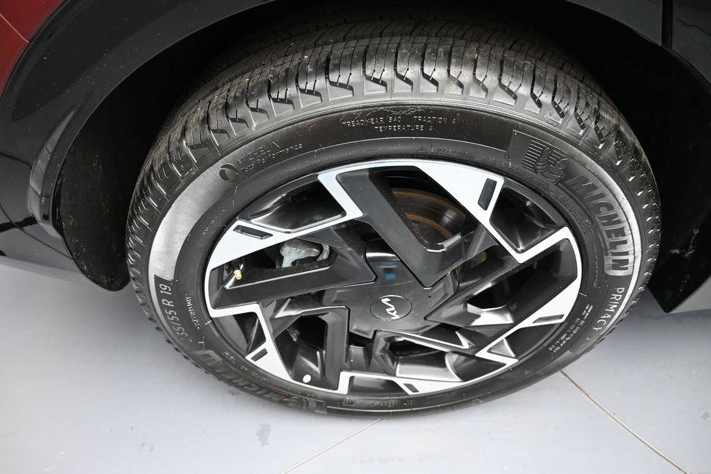 Certified 2025 Kia Sportage SX FWD image 12