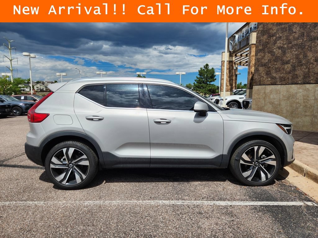 Used 2025 Volvo XC40 B5 Plus w/ Climate Package AWD/4WD image 7