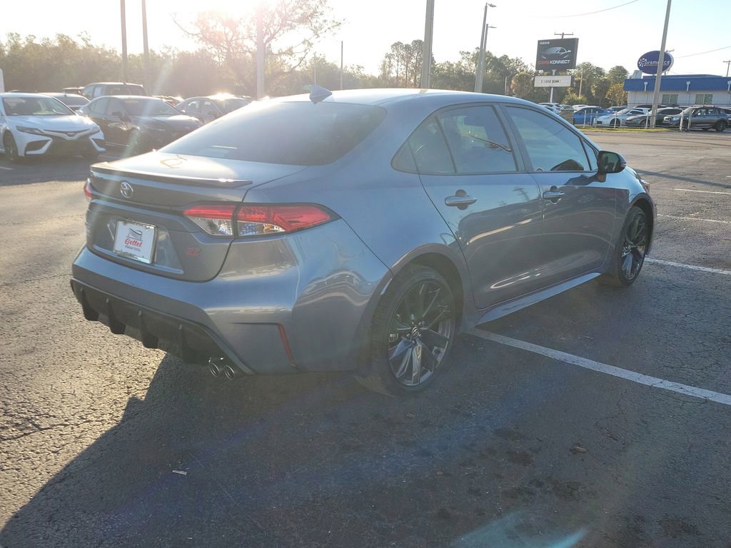 Used 2025 Toyota Corolla SE image 3