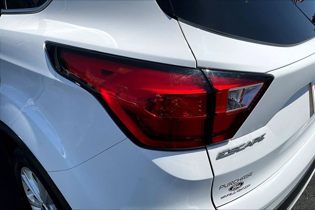 Used 2019 Ford Escape SE FWD image 25