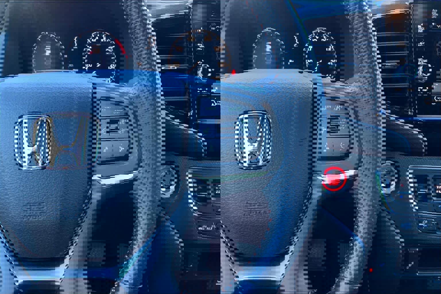 Used 2025 Honda Ridgeline TrailSport image 24