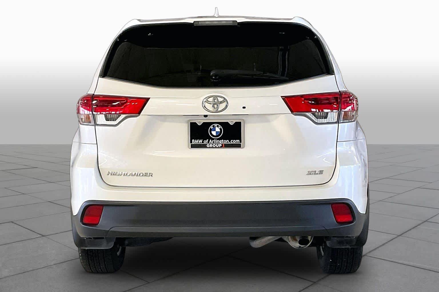 Used 2019 Toyota Highlander XLE FWD image 4