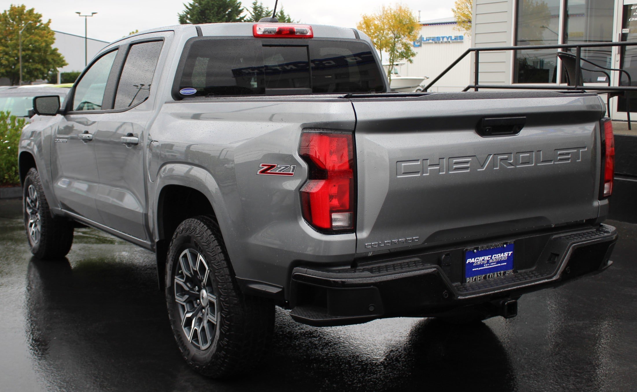 Used 2023 Chevrolet Colorado Z71 w/ Z71 Convenience Package 2 AWD/4WD image 4