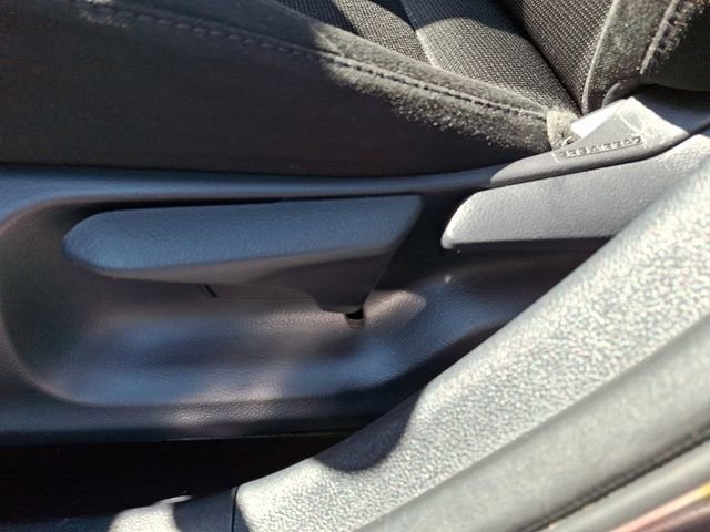 Used 2020 Toyota Prius LE AWD/4WD image 15