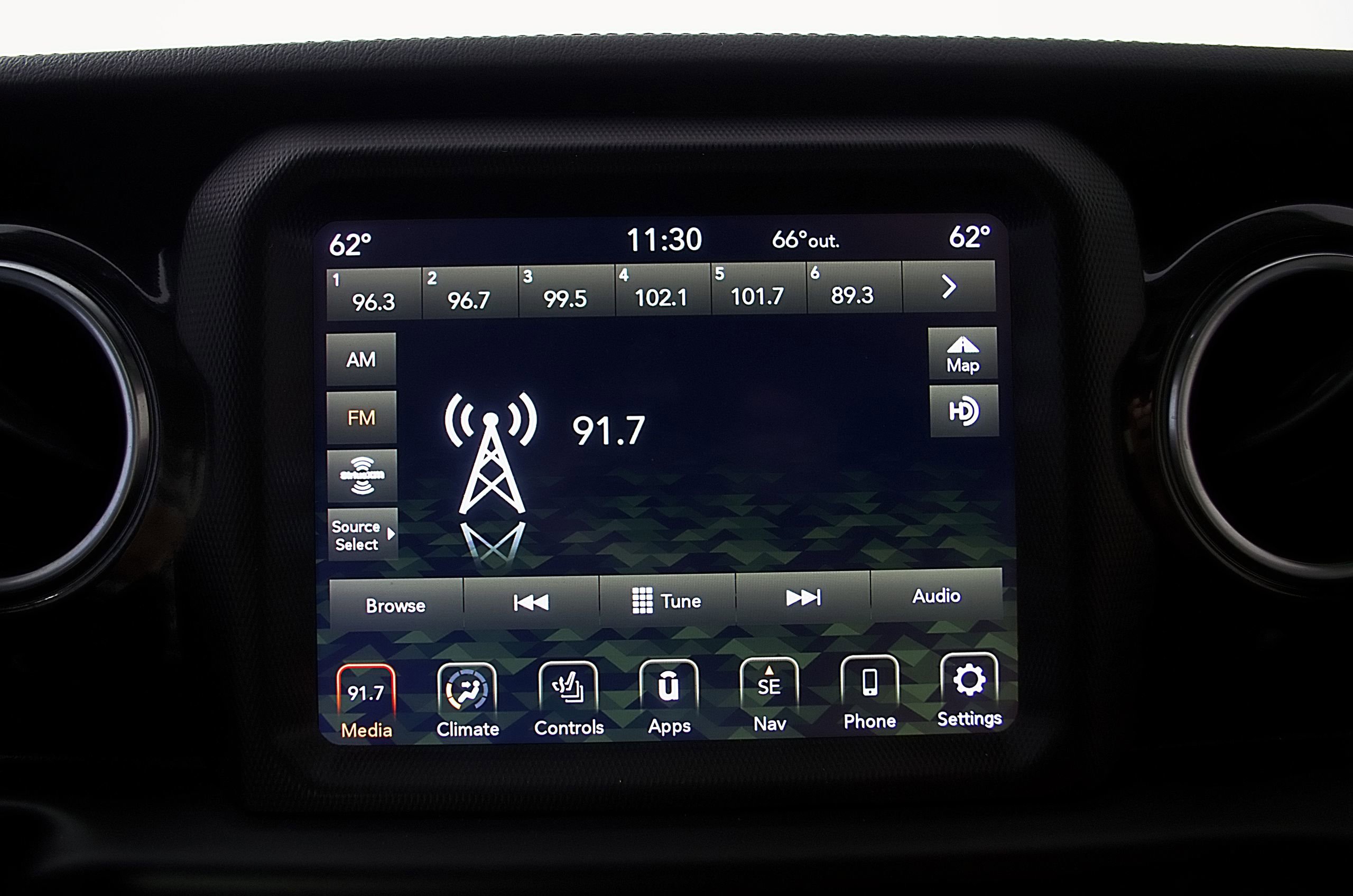 Used 2021 Jeep Wrangler Unlimited Sahara AWD/4WD image 25