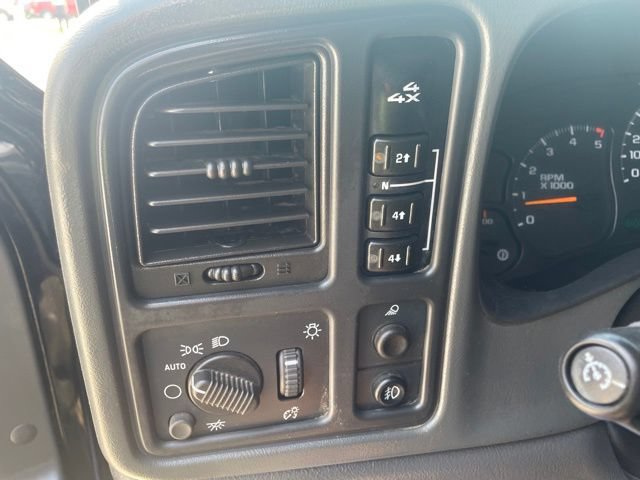 Used 2007 Chevrolet Silverado 2500 LT w/ Heavy-Duty Power Package AWD/4WD image 13