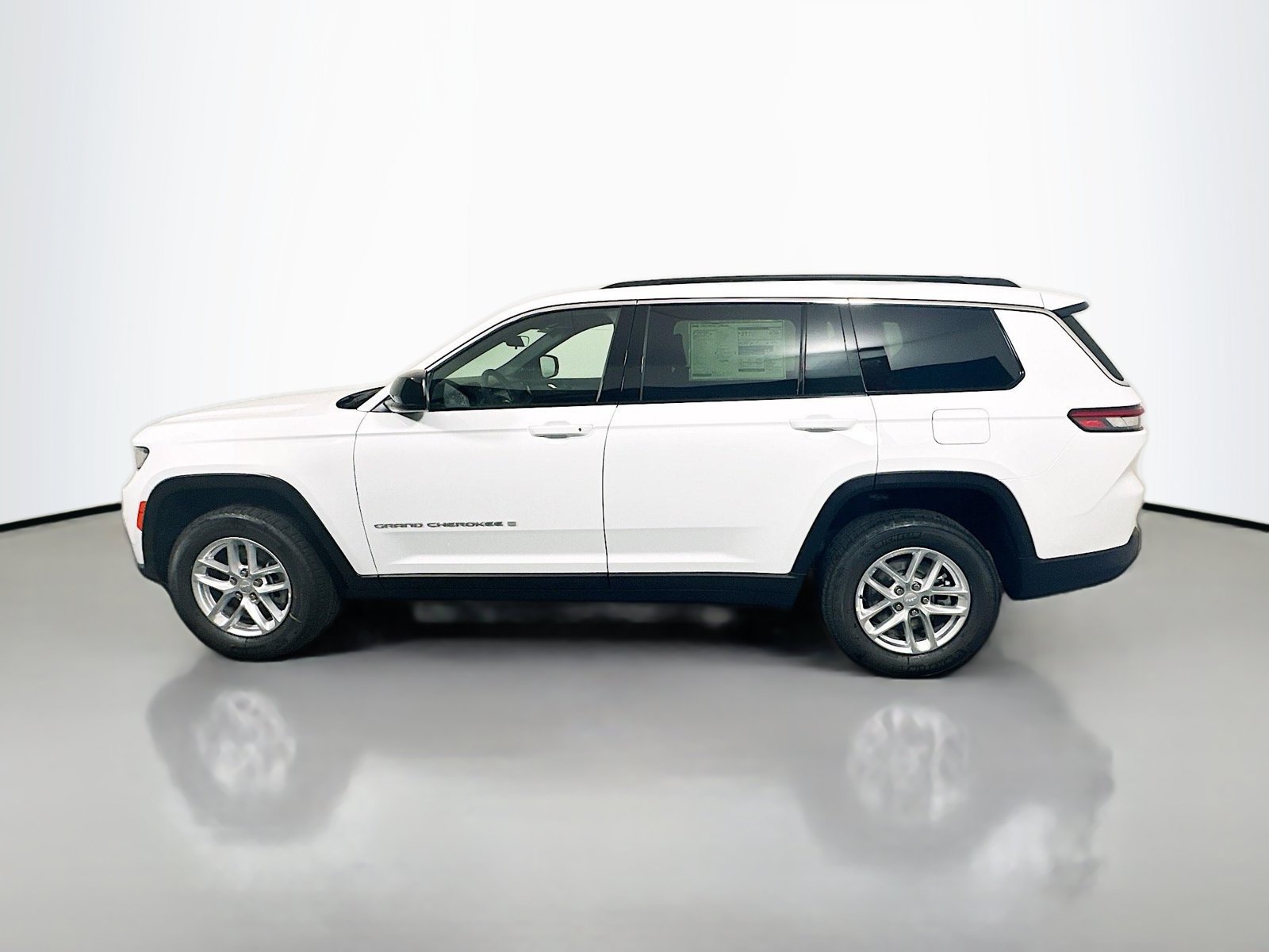 New 2026 Jeep Grand Cherokee L Laredo AWD/4WD image 4