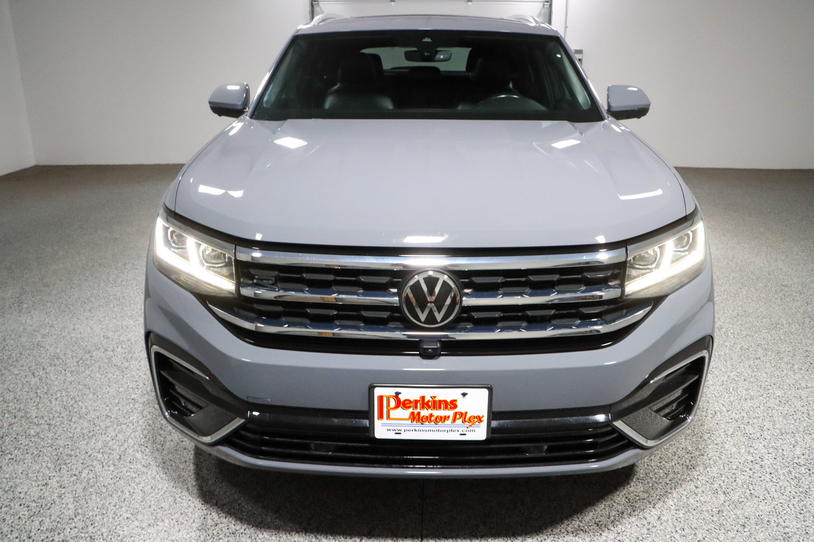 Used 2023 Volkswagen Atlas Cross Sport SEL Premium R-Line AWD/4WD image 4