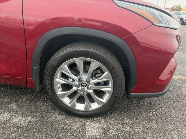 Used 2021 Toyota Highlander Limited AWD/4WD image 9