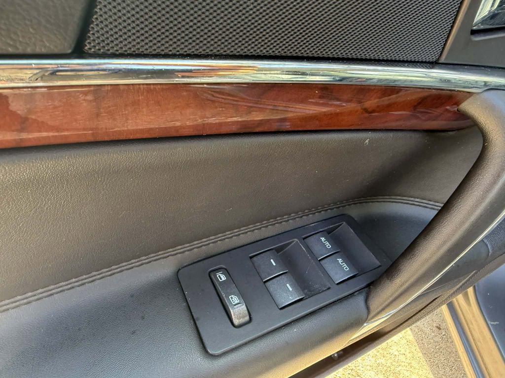 Used 2012 Lincoln MKZ FWD image 25