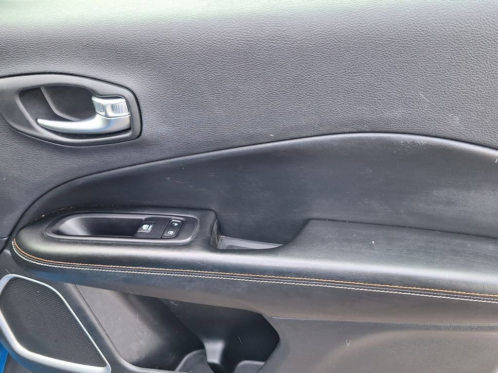 Used 2020 Jeep Compass Latitude image 28