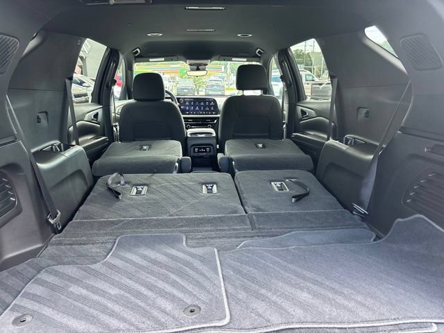 Certified 2026 Chevrolet Traverse LT w/ Driver Confidence Package AWD/4WD image 22