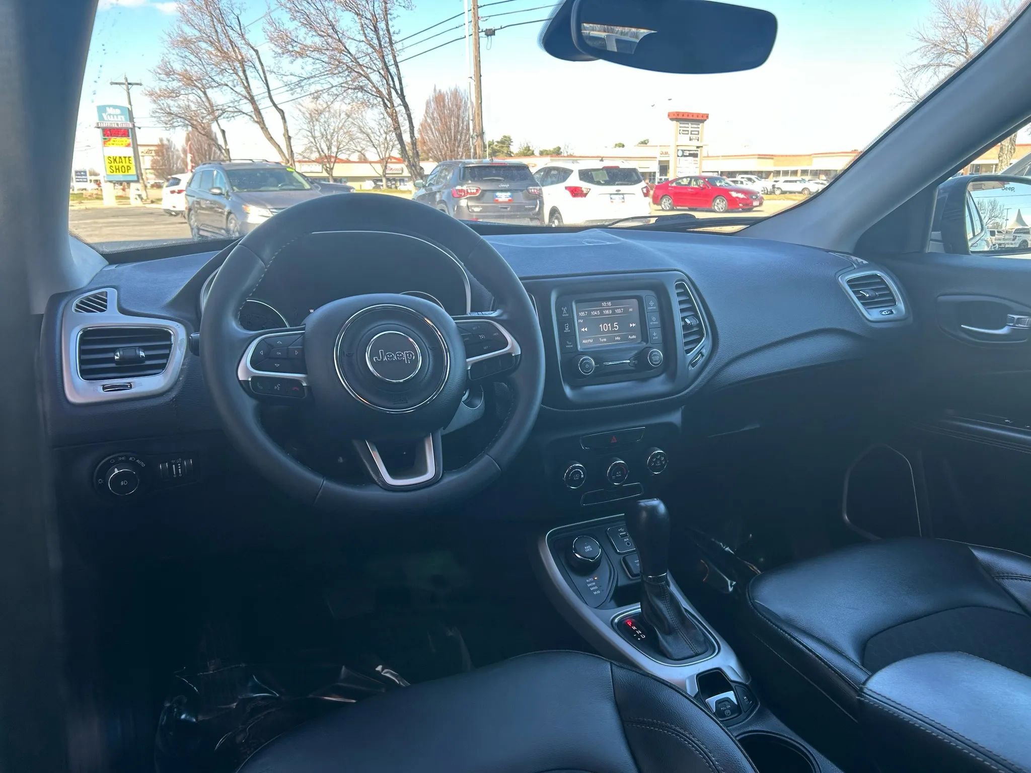 Used 2018 Jeep Compass Latitude image 4