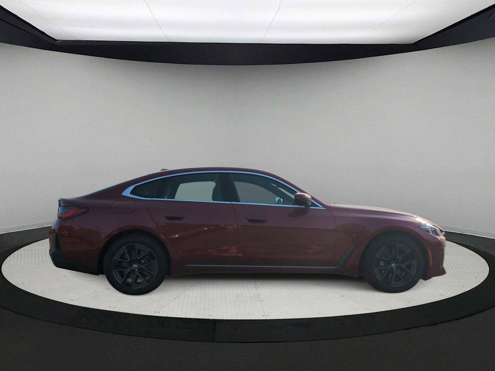 Used 2025 BMW i4 xDrive40i w/ Premium Package image 9